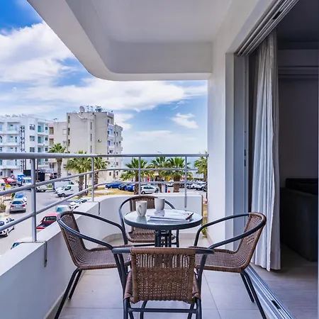 Apartament Kraken 2-br By Makenzy Larnaca