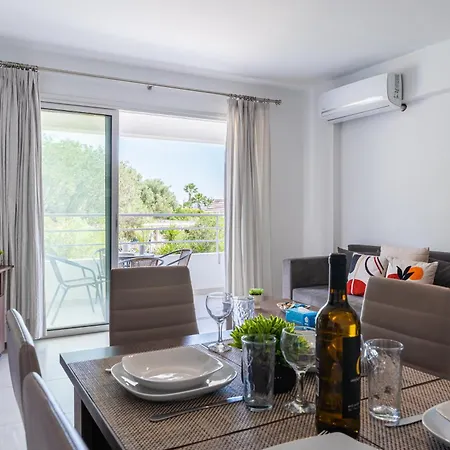 Kraken 2-bedroom * לרנקה