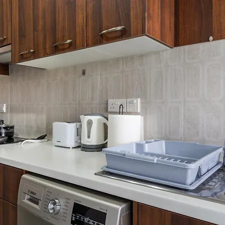 Kraken 2-Br Apartment By Makenzy Beach