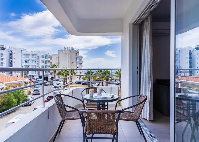 Apartmán Kraken 2-Br Apartment By Makenzy Beach Larnaca