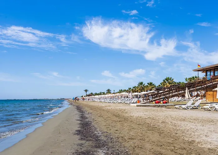 Kraken 2-Br Apartment By Makenzy Beach *